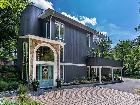 4th image of 102 Lindbergh Rd