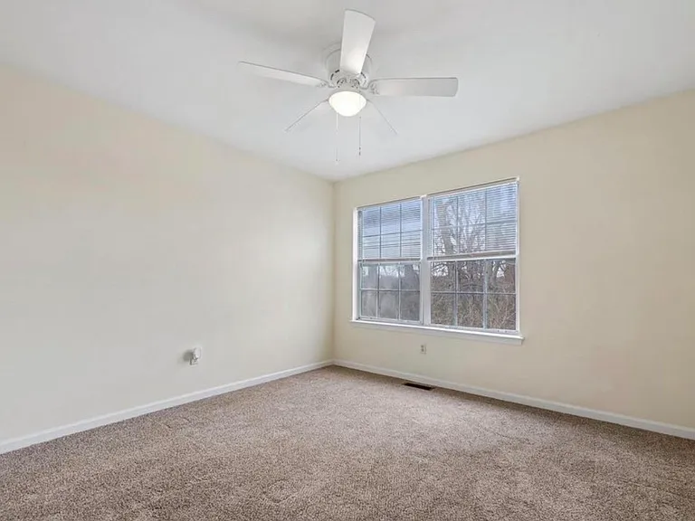 90 Bayberry Ct — Photo 3