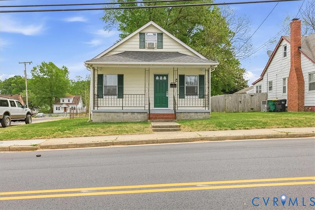 2300 Danville St photo 1