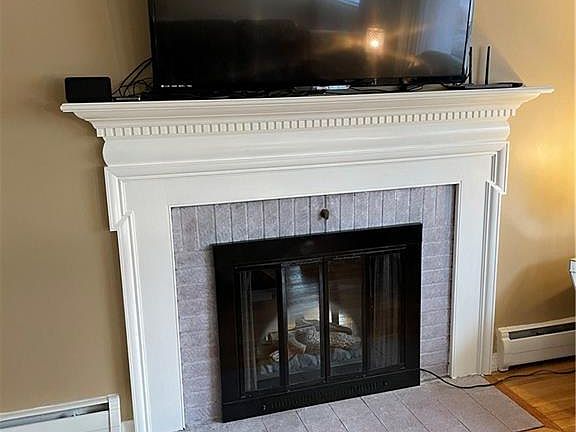 5th image of 16 Willis Dr