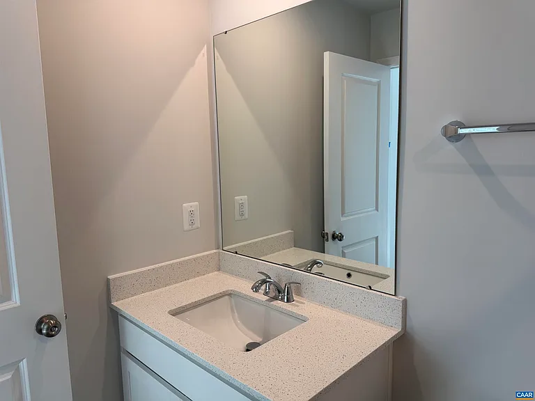 37 Laurin St — Photo 10