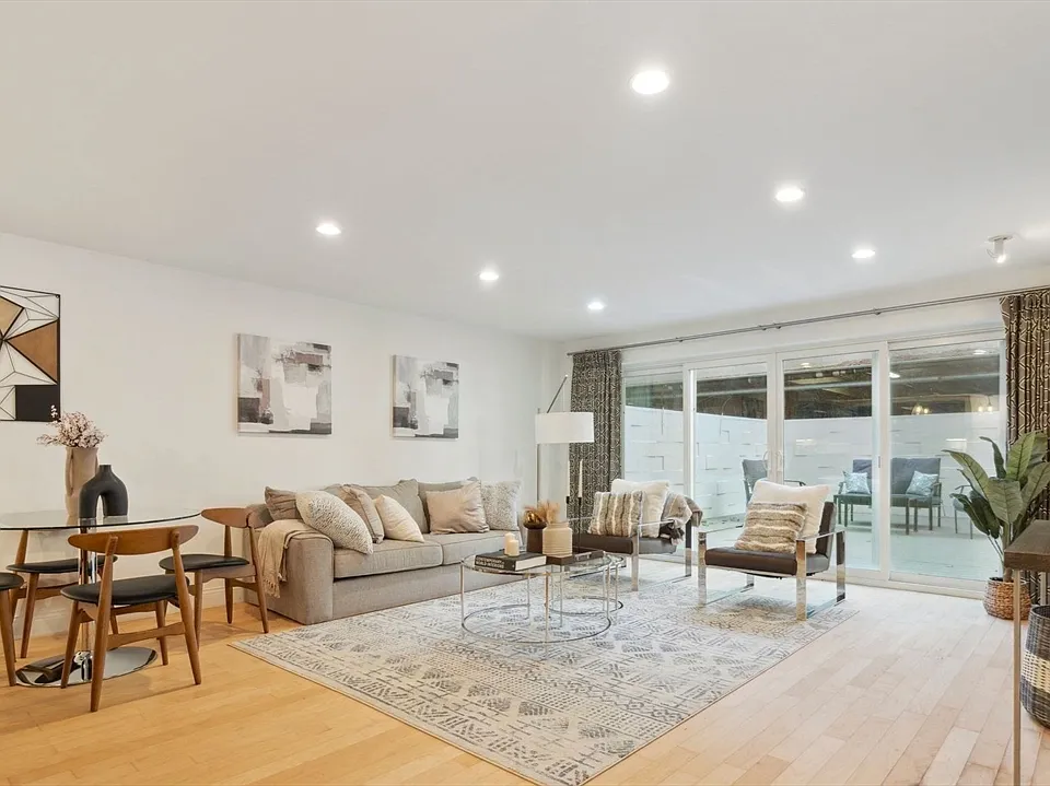 1600 Beacon St #201