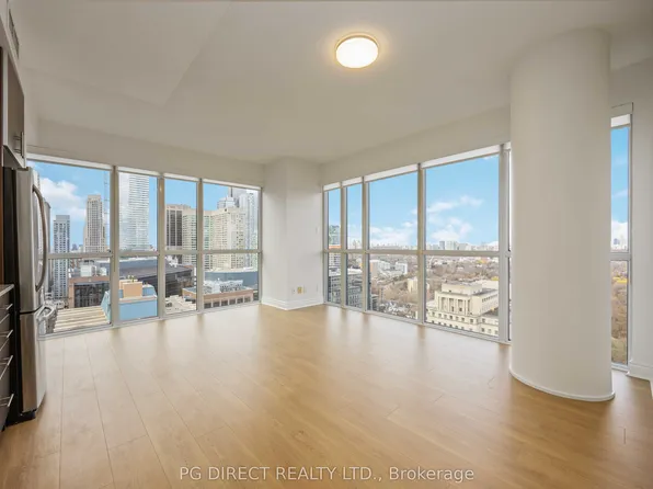 28 Ted Rogers Way #2909, Toronto, ON M4Y 2J4