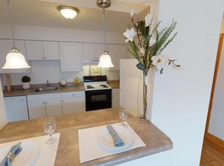 1221 W Washington St APT 12, Springfield, IL 62702