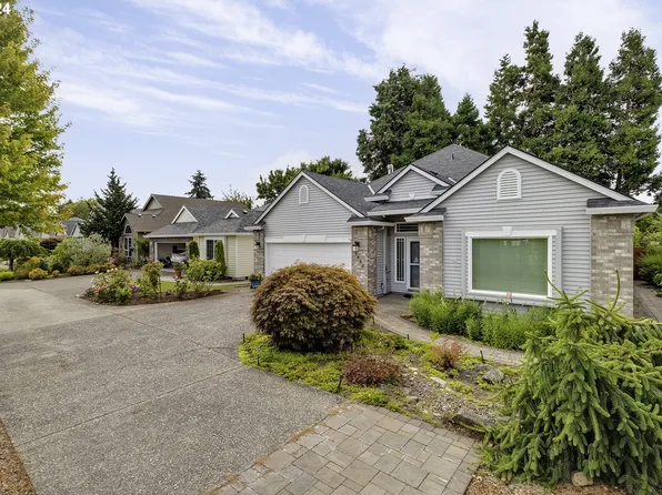1900 NE Harewood Pl, Hillsboro, OR 97124