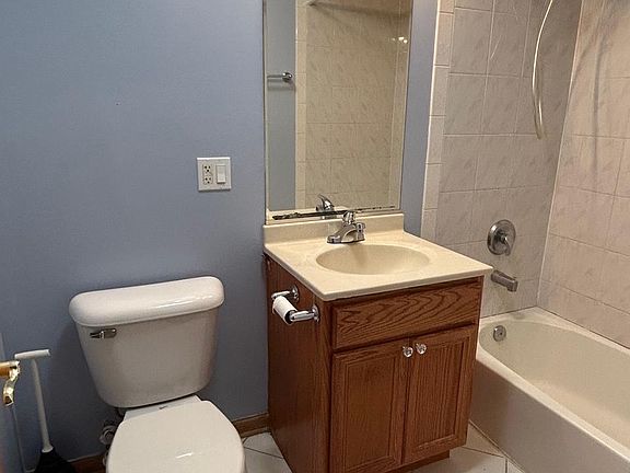 3rd image of 4933 N Harlem Ave #3