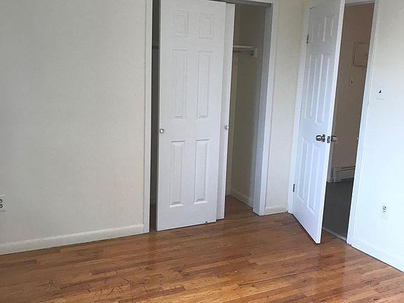 5th image of 381 Huntington Ave