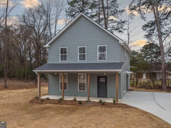 772 Bedwell St, Heflin, AL 36264