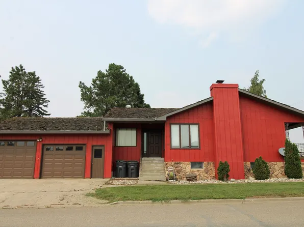 302 Carvell St, Max, ND 58759