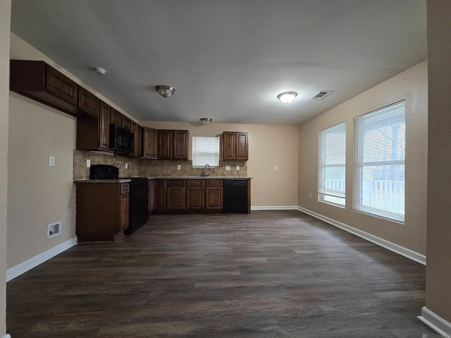 4 bed, 1484 sqft, $1,700 — Photo 3