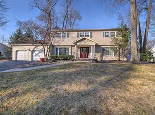6 Saratoga Ct, East Brunswick, NJ 08816