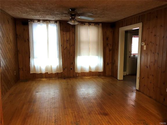 3rd image of 310 Linden St