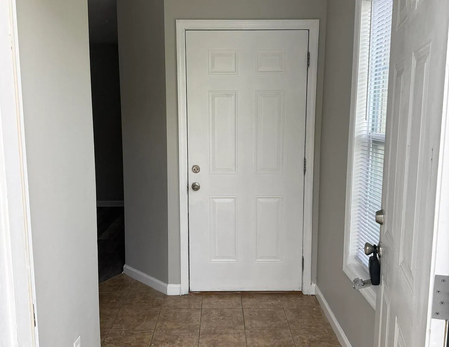 2 bed, 1.0 bath, 960 sqft, $1,200 — Photo 2