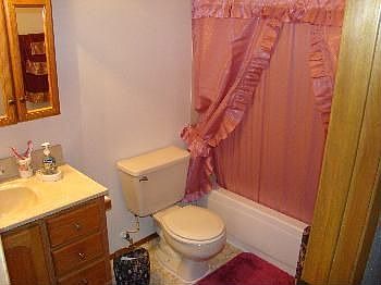 4th image of 1225 E 64th St