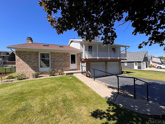 3rd image of 111 Laurlis Ln