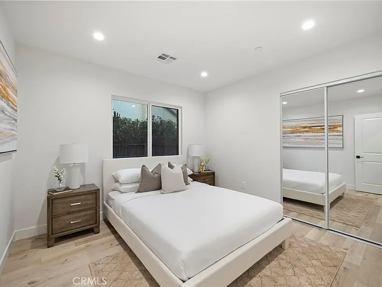 5865 Tobias Ave — Photo 13