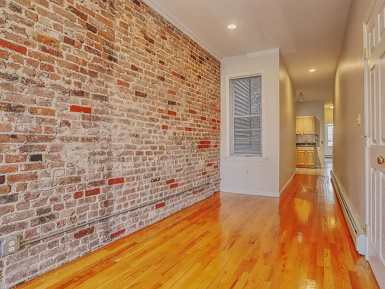 273 Webster Ave #3 — Photo 5