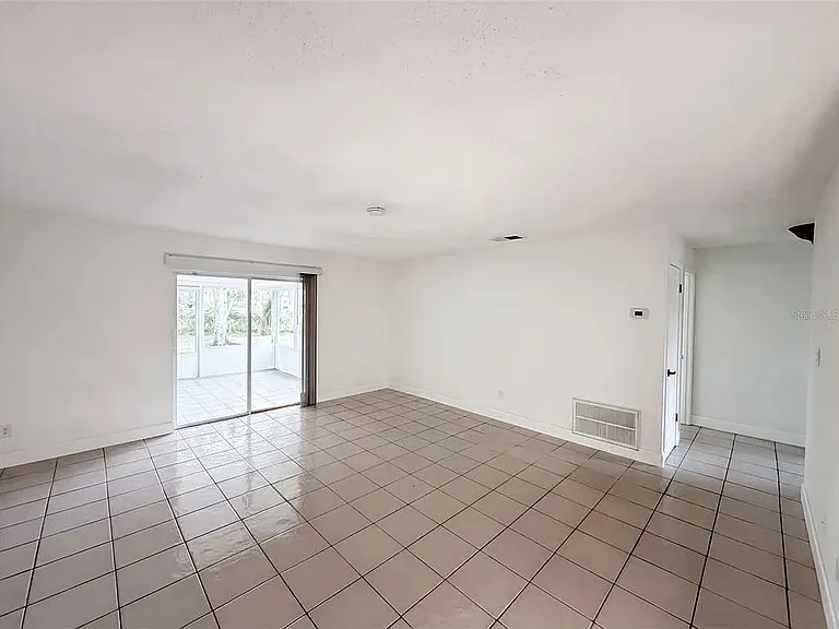 2479 Myakka Dr — Photo 4
