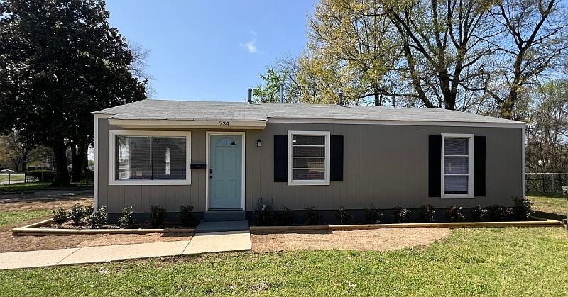 1st image of 734 Tampa Ave