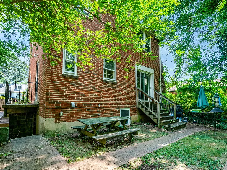 416 S Abingdon St — Photo 32