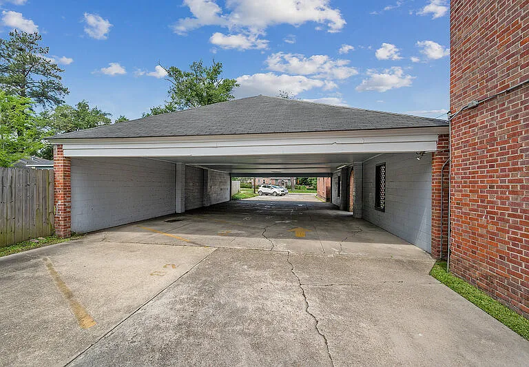 4238 Perkins Rd — Photo 8