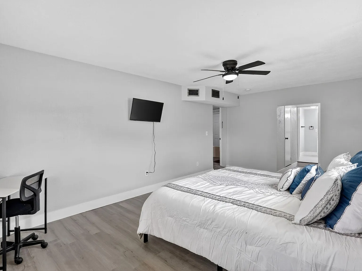 4 bed, 3.0 bath, 1759 sqft, $1,325 — Photo 3