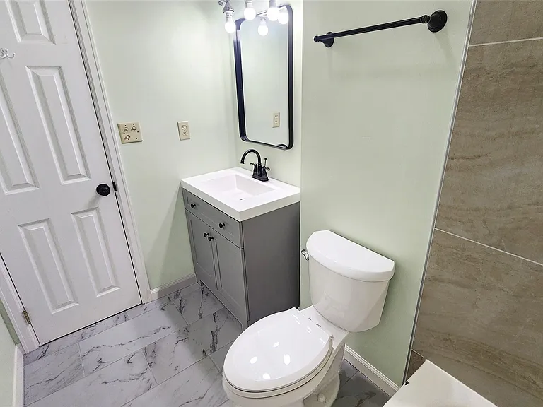 2067 Hazel Hedge Ln — Photo 22