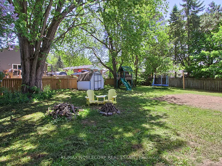 17 Larkdale Cres — Photo 40