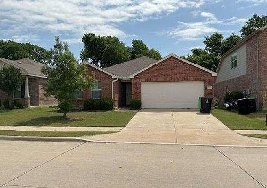 1st image of 1725 Megan Creek Dr