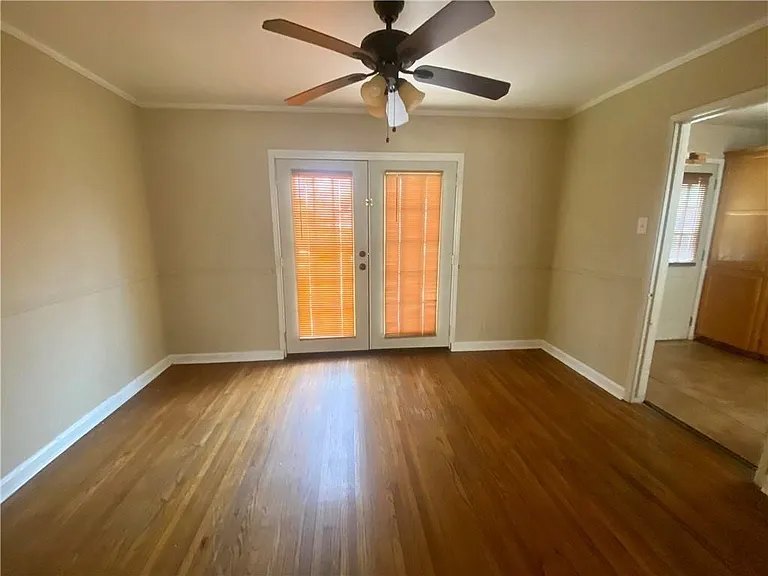233 Eastgate Dr — Photo 8