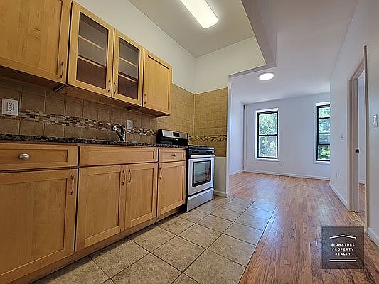 1st image of 518 Willoughby Ave #V2