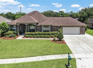 303 Lac Cypriere Dr, Luling, LA 70070