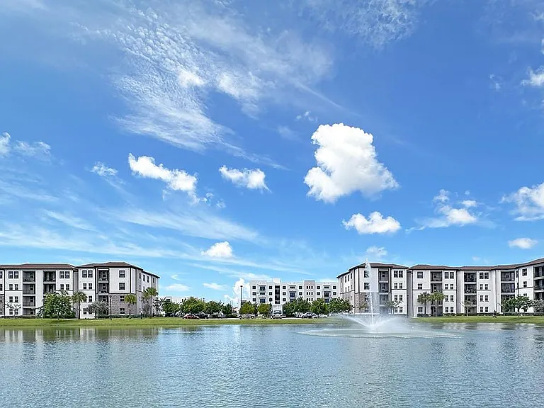 Legacy Naples Apartments — Photo 39