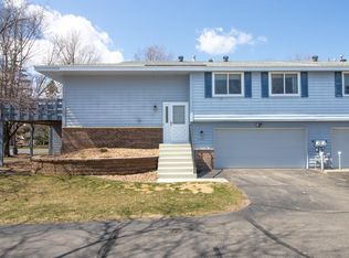 11305 Vessey Cir, Bloomington, MN 55437