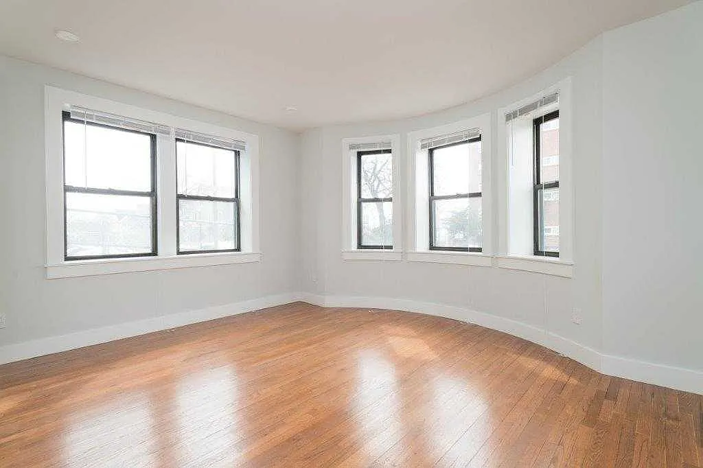 2 bed, $3,000 — Photo 3