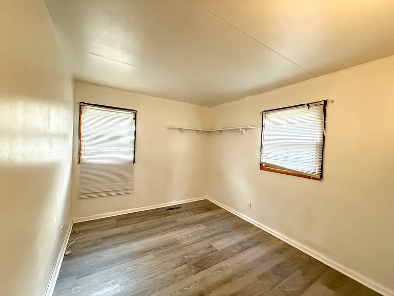 246 Schilling St — Photo 6