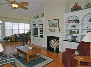 5 Braeburn Dr, Simpsonville, SC 29681