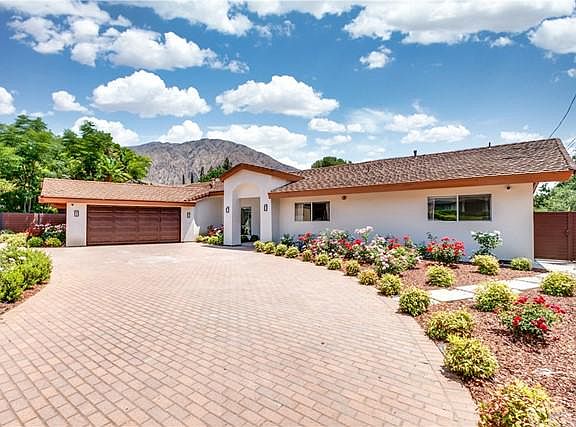 3rd image of 2012 Highland Oaks Dr