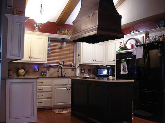 3rd image of 713 S 8th St