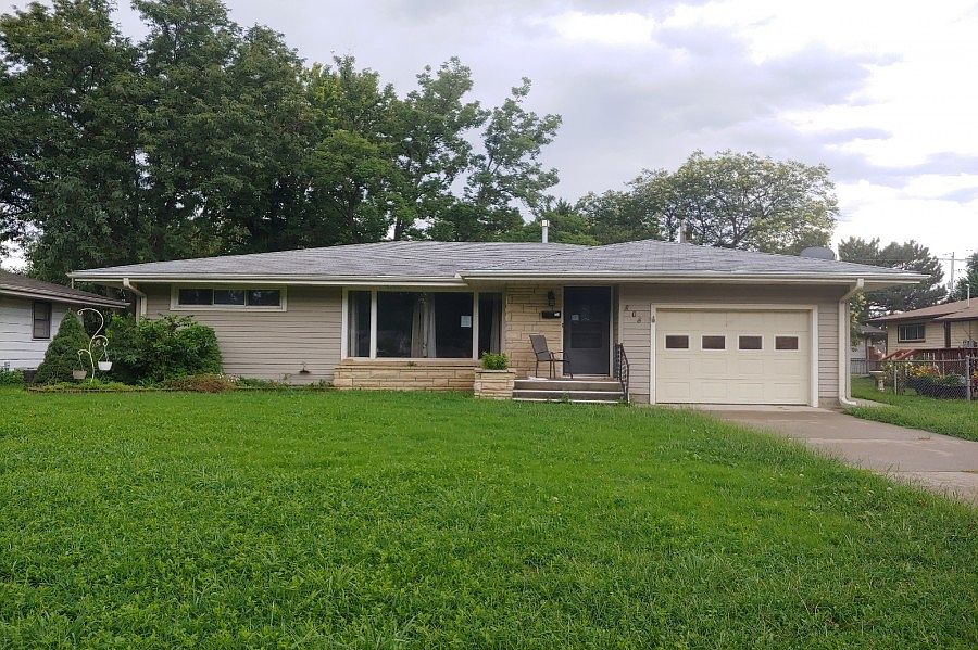 1st image of 808 E Claflin Ave