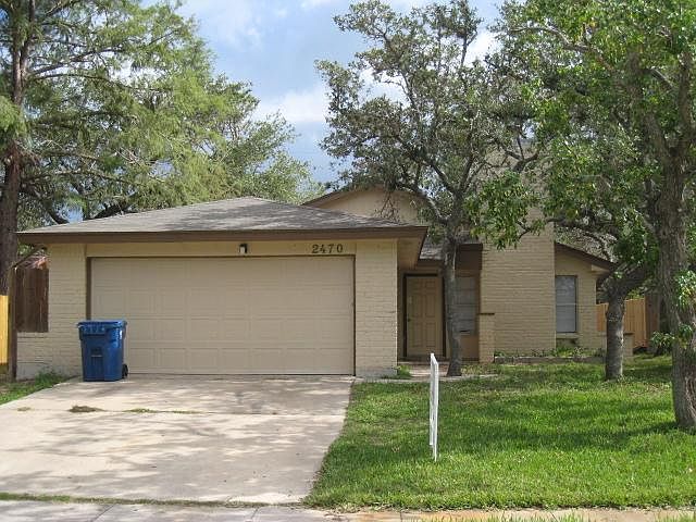 1st image of 2470 Oak Park