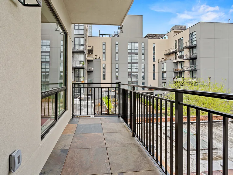 75 Calyer St #3H — Photo 5