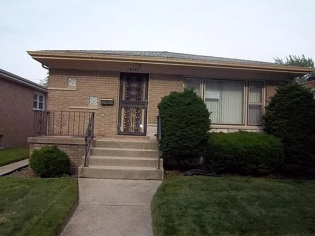14343 Dante Ave photo 1