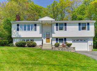 26 Meadowvale Rd, Burlington, MA 01803