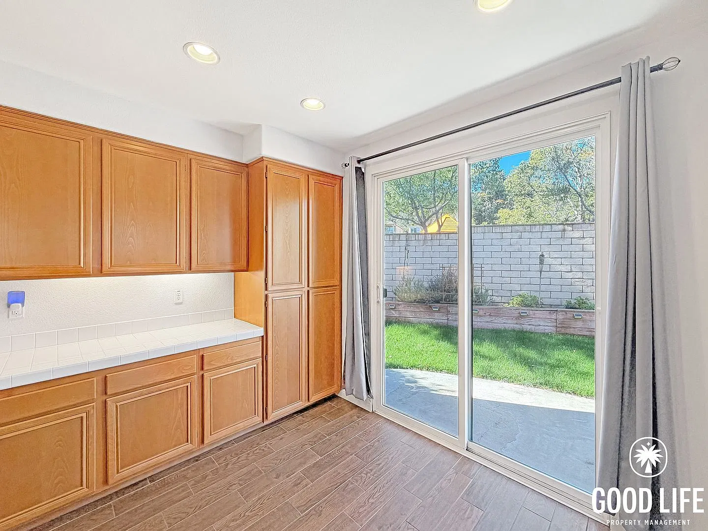 SD: Spacious 4BD/2.5BA in San Marcos w/ Solar, Upstairs Family Room & 2-Car Garage! — Photo 4