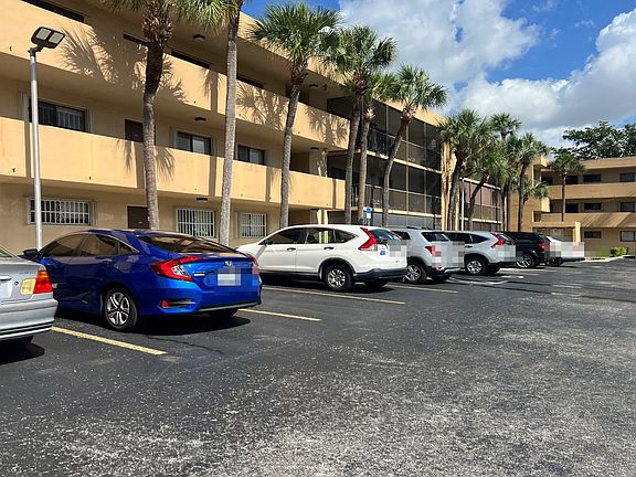 3rd image of 8415 SW 107th Ave APT 315W