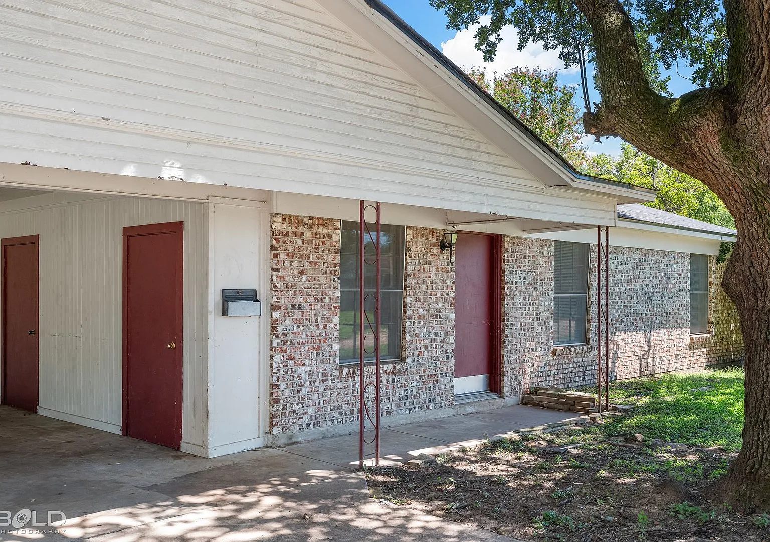 Stunning home located in the heart of Bossier City — Photo 2