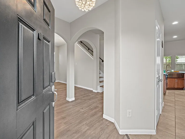 13826 Andover Park Dr — Photo 7