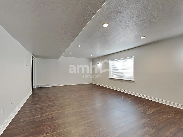 3672 E Nairn Dr — Photo 8