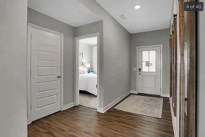 1149 Sunderland Dr — Photo 2